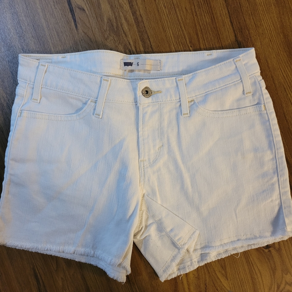 White Levi's denim cut offs size 6